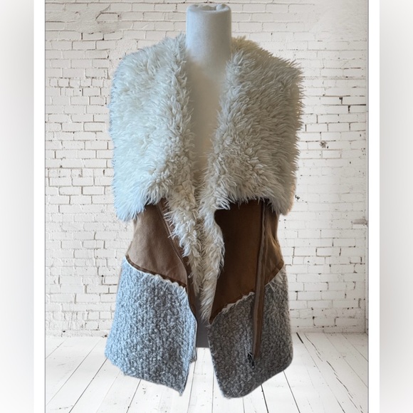 Saturday Sunday by Anthropologie Jackets & Blazers - Saturday Sunday by Anthropologie Sherpa Moto Faux Suede Zip Up Vest Size: XS